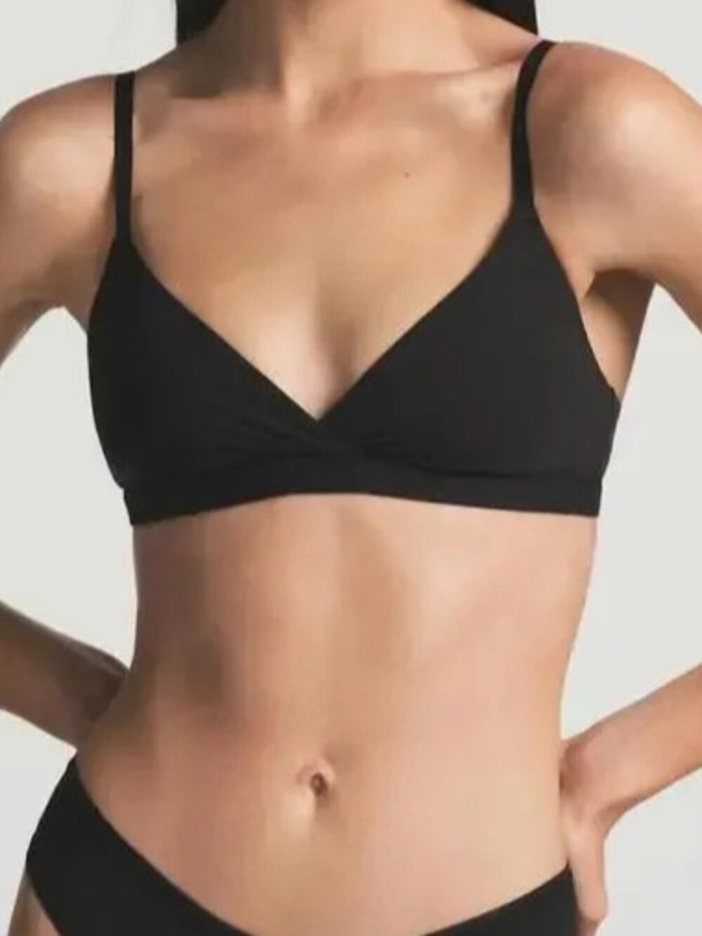 SKIMS Triangle Crossover Bra Onyx XS NWT